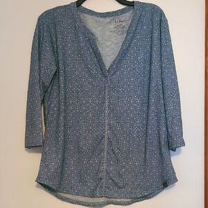 L.L. Bean green top with white print, Vee neck   SZ  M